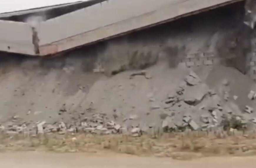 পালসিটে ১৯ নম্বর জাতীয় সড়কে ধস, পরিকাঠামোর মান নিয়ে উঠল নতুন প্রশ্ন