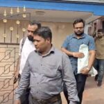 দুর্গাপুরে ইডির তল্লাশি, সাড়ে পাঁচ ঘণ্টার অভিযানের পর বাড়ি থেকে ‘প্রিন্টার’ নিয়ে বেরোলেন তদন্তকারীরা