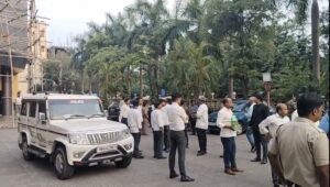 দুর্গাপুরে হোটেলে হামলার অভিযোগ: কর্মীদের মারধর, ভাঙচুর ও&hellip;