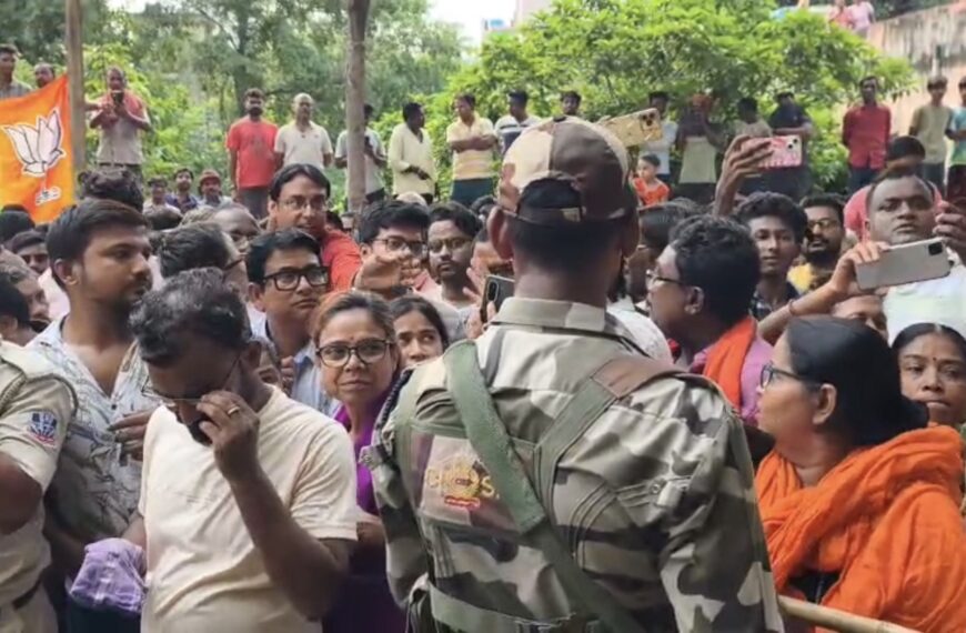 দুর্গাপুরে ধৃত রমাপ্রসাদ হালদারকে দলীয় কার্যালয়ে নিয়ে যেতেই&hellip;